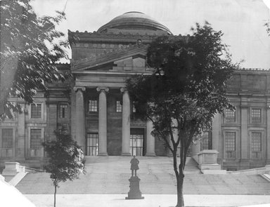 <em>"Brooklyn Museum: exterior. View of the Central section from Eastern Parkway, showing portico, unadorned pediment and a statue at the base of the Grand Staircase, ca. 1907-1908."</em>, 1907. Bw copy negative 5x7in, 5 x 7in (12.7 x 17.8 cm). Brooklyn Museum, Museum building. (Photo: Brooklyn Museum, S06_BEEi011.jpg