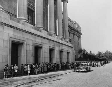 <em>"Brooklyn Museum: exterior. View of  the Central section entrance from the entrance driveway, showing children registering for Art School courses, 1954."</em>, 1954. Bw copy negative 5x7in, 5 x 7in (12.7 x 17.8 cm). Brooklyn Museum, Museum building. (Photo: Brooklyn Museum, S06_BEEi037.jpg