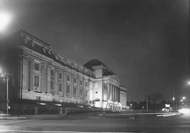 <em>"Brooklyn Museum: exterior. View of the Eastern Parkway façade from the east, showing Washington Avenue in the foreground, 09/1971."</em>, 1971. Bw copy negative 4x5in, 4 x 5in (10.2 x 12.7 cm). Brooklyn Museum, Museum building. (Photo: Brooklyn Museum, S06_BEEi089.jpg