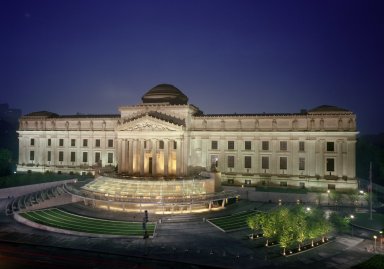 <em>"Brooklyn Museum: exterior. View of Eastern Parkway façade at night from the northwest, 2004."</em>, 2004. Color transparency 4x5in, 4 x 5in (10.2 x 12.7 cm). Brooklyn Museum, Museum building. (Photo: Brooklyn Museum, S06_BEEi171.jpg