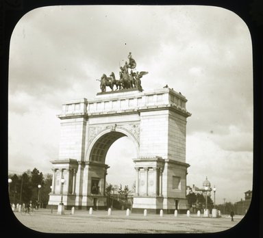 <em>"Views: Brooklyn, Long Island, Staten Island. Brooklyn monuments. View 003: Memorial arch, 1899."</em>, 1899. Lantern slide 3.25x4in, 3.25 x 4 in. Brooklyn Museum, CHART_2011. (Photo: John H. Norris, S10_11_Brooklyn_LI_SI_Brooklyn_Monuments003.jpg
