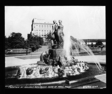 <em>"Views: Brooklyn, Long Island, Staten Island. Brooklyn monuments. View 008: Bailey Memorial Fountain by E.F. Savage (close-up from front), Grand Army Plaza. Egerton Swartwout (1870-), architect."</em>, 1932. Lantern slide 3.25x4in, 3.25 x 4 in. Brooklyn Museum, CHART_2011. (S10_11_Brooklyn_LI_SI_Brooklyn_Monuments008.jpg