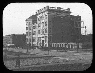 <em>"Views: Brooklyn, Long Island, Staten Island. Brooklyn scenes; buildings. View 042: Memorial Hospital for Women, Classon Avenue."</em>. Lantern slide 3.25x4in, 3.25 x 4 in. Brooklyn Museum, CHART_2011. (Photo: Myers R. Jones, S10_11_Brooklyn_LI_SI_Brooklyn_Scenes_Buildings042.jpg