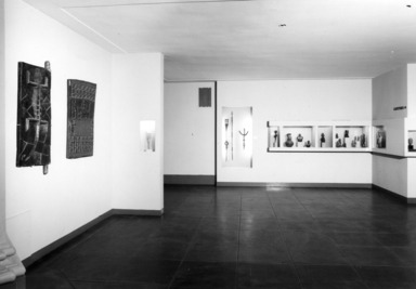 Fellowship Exhibition, African Sculpture (installation). [09/01/1958 - --/--/19--]. Installation view.