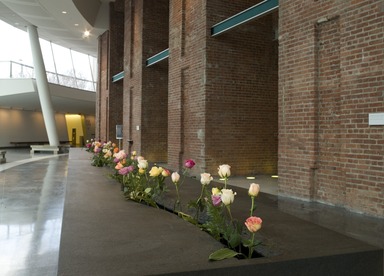 Lee Mingwei: The Moving Garden. [10/05/2011-01/22/2012]. Installation view.