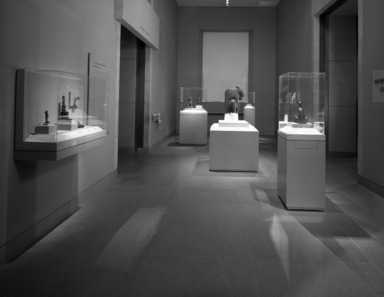 Mistress of the House, Mistress of Heaven: Women in Ancient Egypt. [02/21/1997 - 05/18/1997]. Installation view: leonine and feline goddesses.