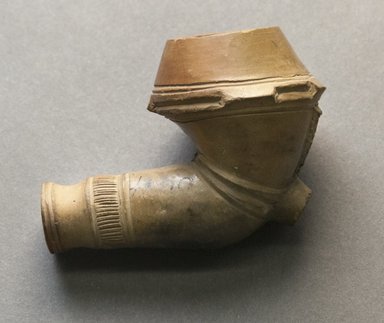 Kongo. <em>Pipe</em>, 19th century. Clay, 2 1/16 x 2 15/16 in. (5.3 x 7.5 cm). Brooklyn Museum, Brooklyn Museum Collection, 00.94. Creative Commons-BY (Photo: Brooklyn Museum, 00.94_side_PS10.jpg)