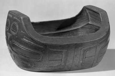 Haida. <em>Dish with Hawk Design (Kitle)</em>, 1801-1900. Wood, 5 7/8 x 4 5/16 x 3 3/8 in.  (15 x 11 x 8.5 cm). Brooklyn Museum, Museum Expedition 1905, Museum Collection Fund, 05.588.7314. Creative Commons-BY (Photo: Brooklyn Museum, 05.588.7314_view2_acetate_bw.jpg)