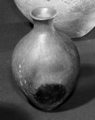  <em>Ovoid Bottle</em>, ca. 3800-3500 B.C.E. Clay, 6 9/16 x Diam. 4 5/16 in. (16.7 x 10.9 cm). Brooklyn Museum, Charles Edwin Wilbour Fund, 07.447.352. Creative Commons-BY (Photo: Brooklyn Museum, 07.447.352_bw.jpg)