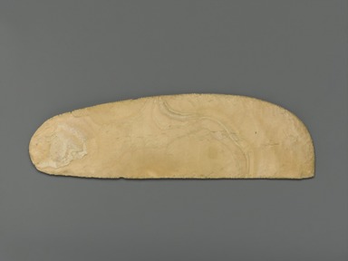  <em>Large Knife</em>, ca. 3400–3200 B.C.E. Chert, 2 3/8 x 1/4 x 7 7/8 in. (6 x 0.7 x 20 cm). Brooklyn Museum, Charles Edwin Wilbour Fund, 09.889.121. Creative Commons-BY (Photo: Brooklyn Museum, 09.889.121_front_PS1.jpg)