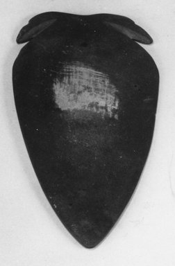  <em>Palette</em>, ca. 3300 B.C.E.-3100 B.C.E. Slate, malachite, 4 1/16 x 8 1/8 in. (10.3 x 20.6 cm). Brooklyn Museum, Charles Edwin Wilbour Fund, 09.889.160. Creative Commons-BY (Photo: Brooklyn Museum, 09.889.160_print_bw.jpg)