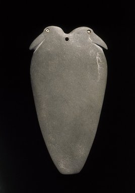  <em>Palette with Double Bird Head</em>, ca. 3300-3000 B.C.E. Graywacke, shell, faience, limestone, garnet, 4 5/8 x 8 7/8 in. (11.8 x 22.5 cm). Brooklyn Museum, Charles Edwin Wilbour Fund, 09.889.161. Creative Commons-BY (Photo: Brooklyn Museum, 09.889.161_SL1.jpg)