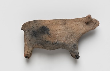  <em>Figurine of a Cow</em>, ca. 4400–2170 B.C.E. Clay, 3 15/16 x 2 5/16 x 6 11/16 in. (10 x 5.8 x 17 cm). Brooklyn Museum, Charles Edwin Wilbour Fund, 09.889.323. Creative Commons-BY (Photo: Brooklyn Museum, 09.889.323_view02_PS11.jpg)