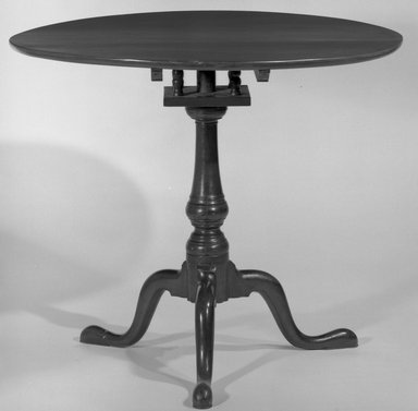 <em>Tilt top Table</em>, 18th century. Cherry, Height: 29 3/8 in. (74.6 cm). Brooklyn Museum, Henry L. Batterman Fund, 14.673. Creative Commons-BY (Photo: Brooklyn Museum, 14.673_acetate_bw.jpg)