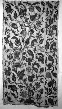  <em>Two Single Crewel Bed Curtains</em>, late 17th-early 18th century. Wool crewel embroidery on linen, .1: 35 1/2 x 78 in. (90.2 x 198.1 cm). Brooklyn Museum, Gift of George D. Pratt, 17.6.1-.2. Creative Commons-BY (Photo: Brooklyn Museum, 17.6.1_or_17.6.2_glass_bw.jpg)