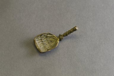 Akan. <em>Gold-weight (abrammuo): strainer</em>, ca. 1700-1900. Copper alloy, length: 3 in. (length: 5.0 cm). Brooklyn Museum, Gift of Shirley B. Williams, 1990.221.49. Creative Commons-BY (Photo: Brooklyn Museum, 1990.221.49_front_PS5.jpg)