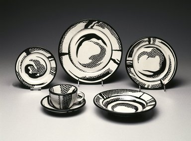 Roy Lichtenstein (American, 1923–1997). <em>Dinner Plate</em>, 1966. Glazed earthenware, 1 1/8 x 10 1/4 x 10 1/4 in. (2.9 x 26 x 26 cm). Brooklyn Museum, Modernism Benefit Fund, 1990.37.1. Creative Commons-BY (Photo: Brooklyn Museum, 1990.37.1_SL1.jpg)