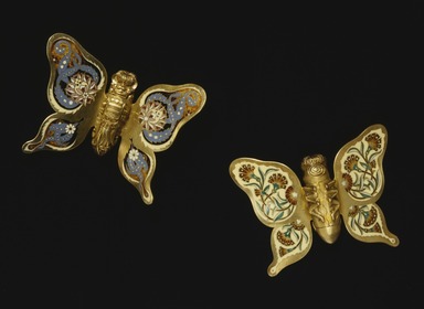 Charles T. Grosjean (American, died 1888). <em>Napkin Clip, 1 of 2</em>, 1878-1879. Gilt silver and enamel, 2 1/2 x 3 1/4 x 3/4 in. (6.4 x 8.3 x 1.9 cm). Brooklyn Museum, Gift of the American Art Council, 1991.101.1. Creative Commons-BY (Photo: Brooklyn Museum, 1991.101.1-2_SL3.jpg)
