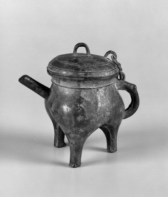  <em>He Vessel</em>, ca. 1100-256 B.C.E. Bronze, height (with cover): 7 3/4 in. Brooklyn Museum, Gift of Alan and Simone Hartman, 1991.127.4. Creative Commons-BY (Photo: Brooklyn Museum, 1991.127.4_bw.jpg)