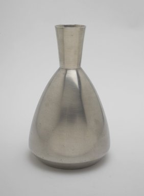 Marion Anderson Noyes (American, 1907–2002). <em>Carafe</em>, ca. 1933. Pewter, 7 3/4 x 5 x 5 in. (19.7 x 12.7 x 12.7 cm). Brooklyn Museum, Gift of Marion Anderson Noyes, 1991.258.10. Creative Commons-BY (Photo: Brooklyn Museum, 1991.258.10.jpg)