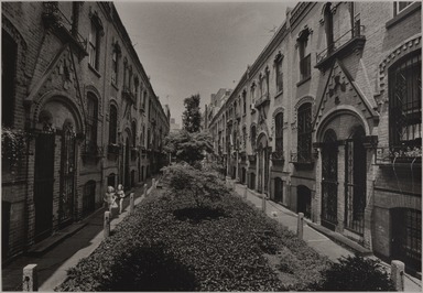 Tony Velez (American, born 1946). <em>Warren Place Mews (Between Warren St. and Baltic St.) Cobble Hill, Brooklyn, NY, 1 of 20 from a Portfolio of 34</em>, 1990. Gelatin silver print, 11 x 14in. (27.9 x 35.6cm). Brooklyn Museum, Gift of Victor H. Kempster, 1991.306.1. © artist or artist's estate (Photo: Brooklyn Museum, 1991.306.1_PS11.jpg)