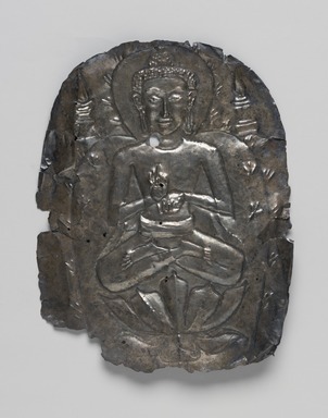  <em>Plaque with Seated Shakyamuni</em>, late 7th - early 8th century. Silver repousse, 4 7/8 x 3 3/4 in. (12.4 x 9.5 cm). Brooklyn Museum, Gift of Dr. and Mrs. S. Sanford Kornblum, 1992.146. Creative Commons-BY (Photo: Brooklyn Museum, 1992.146_PS11.jpg)
