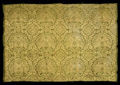  <em>Loom Width of Silk Fragment</em>, 13th-14th century. Silk, gilt paper, 18 x 22 in. (45.7 x 55.9 cm). Brooklyn Museum, Gift of the Asian Art Council, 1992.81. Creative Commons-BY (Photo: Brooklyn Museum, 1992.81_SL1.jpg)