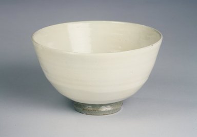  <em>Bowl</em>, 1980. Buncheong ware, stoneware with white slip under a translucent glaze., Height: 3 1/8 in. (8 cm). Brooklyn Museum, Gift of Robert S. Anderson, 1993.185.4. Creative Commons-BY (Photo: Brooklyn Museum, 1993.185.4.jpg)