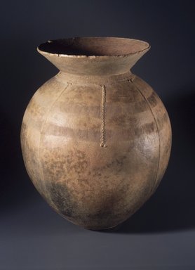 Senufo. <em>Pot</em>, 19th century. Terracotta, h: 27 3/16 in. (69.0 cm). Brooklyn Museum, Gift of Bill and Gale Simmons, 1994.144.4. Creative Commons-BY (Photo: Brooklyn Museum, 1994.144.4_transpc002.jpg)
