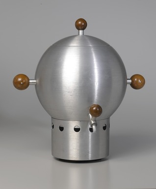 Russel Wright (American, 1904–1976). <em>Coffee Urn</em>, ca. 1935. Spun aluminum and walnut, 16 x 13 x 8 1/4 in.  (40.6 x 33.0 x 21.0 cm). Brooklyn Museum, Gift of Paul F. Walter, 1994.165.1a-d. Creative Commons-BY (Photo: Brooklyn Museum, 1994.165.1a-d_PS1.jpg)