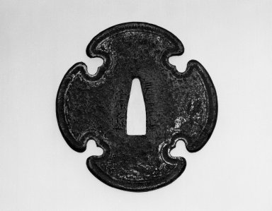  <em>Onin Brass-Inlay Tsuba (Sword Guard)</em>, 17th century (possibly). Iron, gold, height: 3 3/8 in. Brooklyn Museum, Gift of the J. Aron Charitable Foundation, Inc. in memory of Jack R. Aron, 1995.9.26. Creative Commons-BY (Photo: Brooklyn Museum, 1995.9.26_view1_bw.jpg)