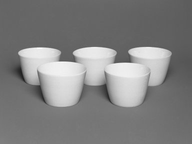  <em>Soba Cup, Arita Ware</em>, ca. 18th century. Ceramic, porcelain, diameter: 2 5/8 in.  (6.7 cm). Brooklyn Museum, Gift of Natalie and Greg Fitz-Gerald, 1996.1.4. Creative Commons-BY (Photo: , 1996.1.1-.5_bw.jpg)