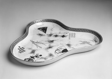 Richard Briggs & Co.. <em>Tray</em>, ca. 1875. Glazed earthenware, H: 1 x Diam: 10 1/2 in. (H: 2.5 x Diam: 26.7 cm). Brooklyn Museum, Gift of Catherine Kurland and Lori Zabar, 1996.139.3. Creative Commons-BY (Photo: Brooklyn Museum, 1996.139.3_bw.jpg)