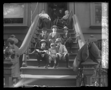 Daniel Berry Austin (American, born 1863, active 1899–1909). <em>The Gang, 53 Herkimer Street, Brooklyn</em>, ca. 1899–1909. Gelatin silver glass dry plate negative Brooklyn Museum, Brooklyn Museum/Brooklyn Public Library, Brooklyn Collection, 1996.164.1-1014 (Photo: , 1996.164.1-1014_glass_bw_SL4.jpg)