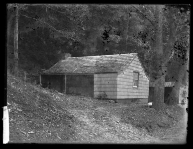 Daniel Berry Austin (American, born 1863, active 1899–1909). <em>Cabin, Cold Spring, Long Island</em>, October 1916. Gelatin silver glass dry plate negative Brooklyn Museum, Brooklyn Museum/Brooklyn Public Library, Brooklyn Collection, 1996.164.1-1054 (Photo: , 1996.164.1-1054_glass_bw_SL4.jpg)