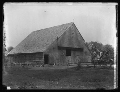 Daniel Berry Austin (American, born 1863, active 1899–1909). <em>C. Vanderveer Barn, Avenue C at Bedford, Flatbush, Brooklyn</em>, ca. 1899–1909. Gelatin silver glass dry plate negative Brooklyn Museum, Brooklyn Museum/Brooklyn Public Library, Brooklyn Collection, 1996.164.1-1076 (Photo: , 1996.164.1-1076_glass_bw_SL4.jpg)