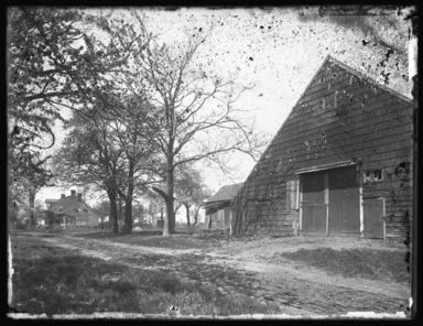 Daniel Berry Austin (American, born 1863, active 1899–1909). <em>Johannes Van Nuyse, Barnyard, 1st Avenue near 22nd Street, Flatbush, Brooklyn</em>, ca. 1899–1909. Gelatin silver glass dry plate negative Brooklyn Museum, Brooklyn Museum/Brooklyn Public Library, Brooklyn Collection, 1996.164.1-1078 (Photo: , 1996.164.1-1078_glass_bw_SL4.jpg)