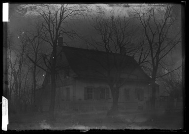 Daniel Berry Austin (American, born 1863, active 1899–1909). <em>Voorhees Woodard, 83rd Street, New Utrecht</em>, October 28, 1906. Gelatin silver glass dry plate negative Brooklyn Museum, Brooklyn Museum/Brooklyn Public Library, Brooklyn Collection, 1996.164.1-598 (Photo: , 1996.164.1-598_glass_bw_SL4.jpg)