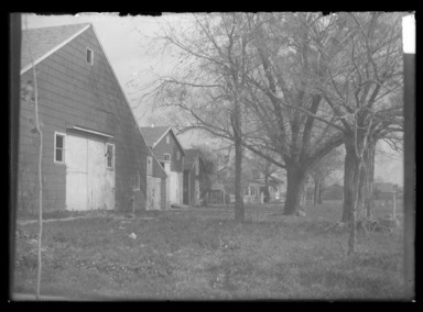 Daniel Berry Austin (American, born 1863, active 1899–1909). <em>G. Wyckoff’s Mill Lane near Flatbush Avenue, Flatlands, Brooklyn</em>, ca. 1899–1909. Gelatin silver glass dry plate negative Brooklyn Museum, Brooklyn Museum/Brooklyn Public Library, Brooklyn Collection, 1996.164.1-958 (Photo: , 1996.164.1-958_glass_bw_SL4.jpg)