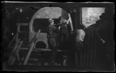 George Bradford Brainerd (American, 1845–1887). <em>Making a Boiler, New York</em>, ca. 1872–1887. Collodion silver glass wet plate negative Brooklyn Museum, Brooklyn Museum/Brooklyn Public Library, Brooklyn Collection, 1996.164.2-1674 (Photo: , 1996.164.2-1674_glass_bw_SL1.jpg)