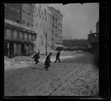 Raoul Froger-Doudement (American, born France, active 1890s-1900s). <em>Street Scene</em>, ca. 1900. Glass plate negative Brooklyn Museum, Brooklyn Museum/Brooklyn Public Library, Brooklyn Collection, 1996.164.3-160 (Photo: , 1996.164.3-160_bw_SL4.jpg)