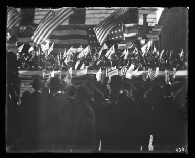 Edgar S. Thomson (American, active 1890s-1900s). <em>McKinley Sound Money Parade, Broadway near Chambers Street, New York</em>, 1900. Gelatin silver glass dry plate negative Brooklyn Museum, Brooklyn Museum/Brooklyn Public Library, Brooklyn Collection, 1996.164.7-24 (Photo: , 1996.164.7-24_glass_bw_SL4.jpg)