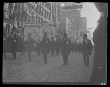 Edgar S. Thomson (American, active 1890s-1900s). <em>McKinley Sound Money Parade, Broadway near Chambers Street, New York</em>, 1900. Gelatin silver glass dry plate negative Brooklyn Museum, Brooklyn Museum/Brooklyn Public Library, Brooklyn Collection, 1996.164.7-25 (Photo: , 1996.164.7-25_glass_bw_SL4.jpg)