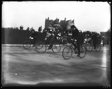 Edgar S. Thomson (American, active 1890s-1900s). <em>Bicycle Parade, Riverside Drive, New York City</em>, 1896. Gelatin silver glass dry plate negative Brooklyn Museum, Brooklyn Museum/Brooklyn Public Library, Brooklyn Collection, 1996.164.7-49 (Photo: , 1996.164.7-49_glass_bw_SL4.jpg)