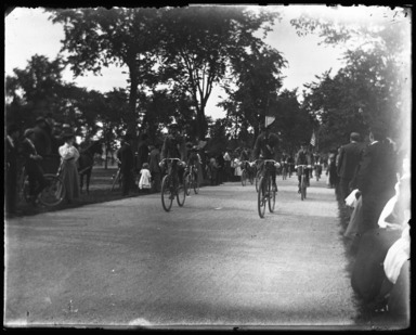 Edgar S. Thomson (American, active 1890s–1900s). <em>Bicycle Parade, Riverside Drive, New York City</em>, 1896. Gelatin silver glass dry plate negative Brooklyn Museum, Brooklyn Museum/Brooklyn Public Library, Brooklyn Collection, 1996.164.7-50 (Photo: , 1996.164.7-50_glass_bw_SL4.jpg)