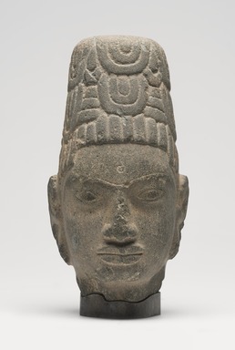  <em>Head of a Female Divinity</em>, second half of 7th century C.E. Gray sandstone, 8 x 4 1/2 x 4 1/2in. (20.3 x 11.4 x 11.4cm). Brooklyn Museum, Gift of Georgia and Michael de Havenon, 1996.210.2. Creative Commons-BY (Photo: Brooklyn Museum, 1996.210.2_overall_PS11.jpg)
