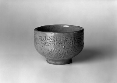  <em>Tea Bowl, Hagi ware</em>, early 20th century. Stoneware, loquat glaze (?), 2 15/16 x 4in. (7.5 x 10.2cm). Brooklyn Museum, Gift of Robert B. Jones, 1997.143.4. Creative Commons-BY (Photo: Brooklyn Museum, 1997.143.4_bw.jpg)