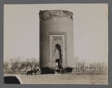  <em>[Untitled], One of 274 Vintage Photographs</em>, late 19th–early 20th century. Photograph, 6 5/8 x 8 11/16 in. (16.9 x 22 cm). Brooklyn Museum, Purchase gift of Leona Soudavar in memory of Ahmad Soudavar, 1997.3.59 (Photo: Brooklyn Museum, 1997.3.59_IMLS_PS3.jpg)