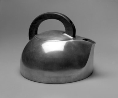 John Gordon Rideout (American, 1898–1951). <em>Water Kettle</em>, ca. 1940. Magnalite metal, wood, 8 1/4 x 10 3/4 x 9 7/8 in. (21 x 27.3 x 25.1 cm). Brooklyn Museum, Gift of Eric and Nannette Brill, 1998.184. Creative Commons-BY (Photo: Brooklyn Museum, 1998.184_bw.jpg)