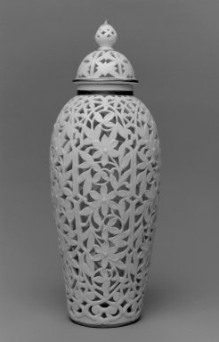 Grainger and Co.. <em>Vase and Cover</em>, before 1889. Porcelain, 8 1/2 x 3 1/4 x 3 1/4 in. (21.6 x 8.3 x 8.3 cm). Brooklyn Museum, Gift of the Estate of Harold S. Keller, 1999.152.232a-b. Creative Commons-BY (Photo: Brooklyn Museum, 1999.152.232a-b_bw.jpg)